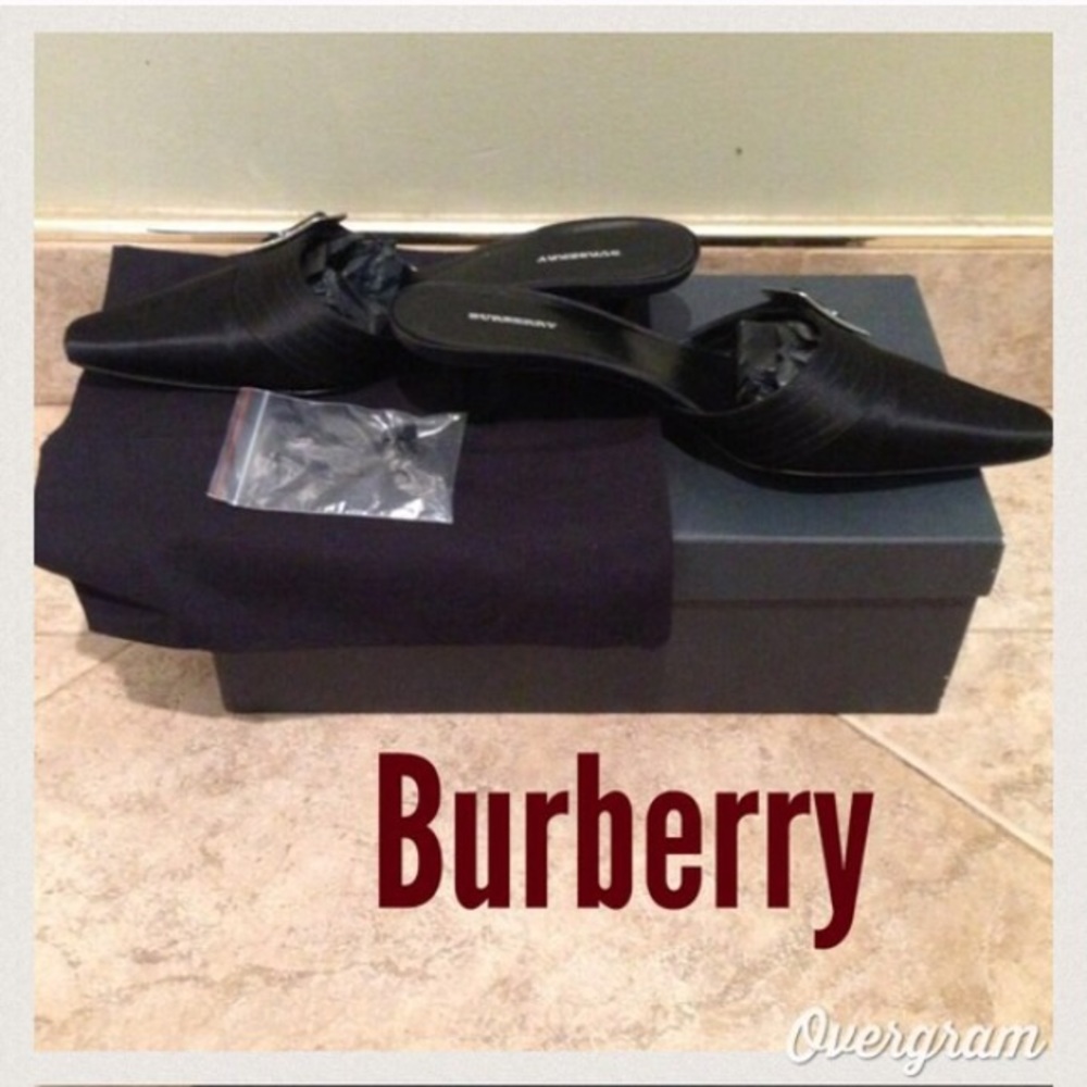 😍💕Burberry kitten heels😍💕